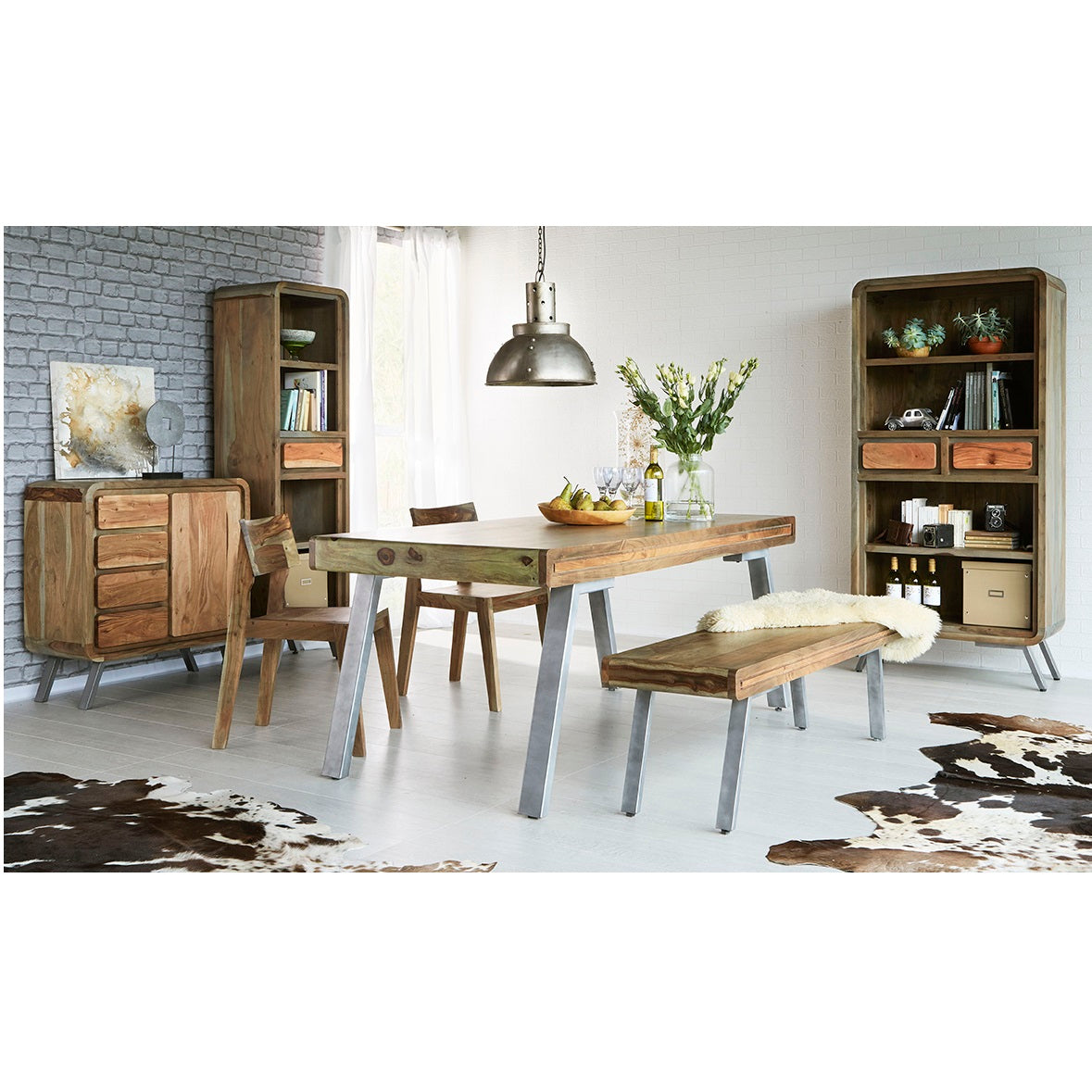 Tierra Medium Sideboard