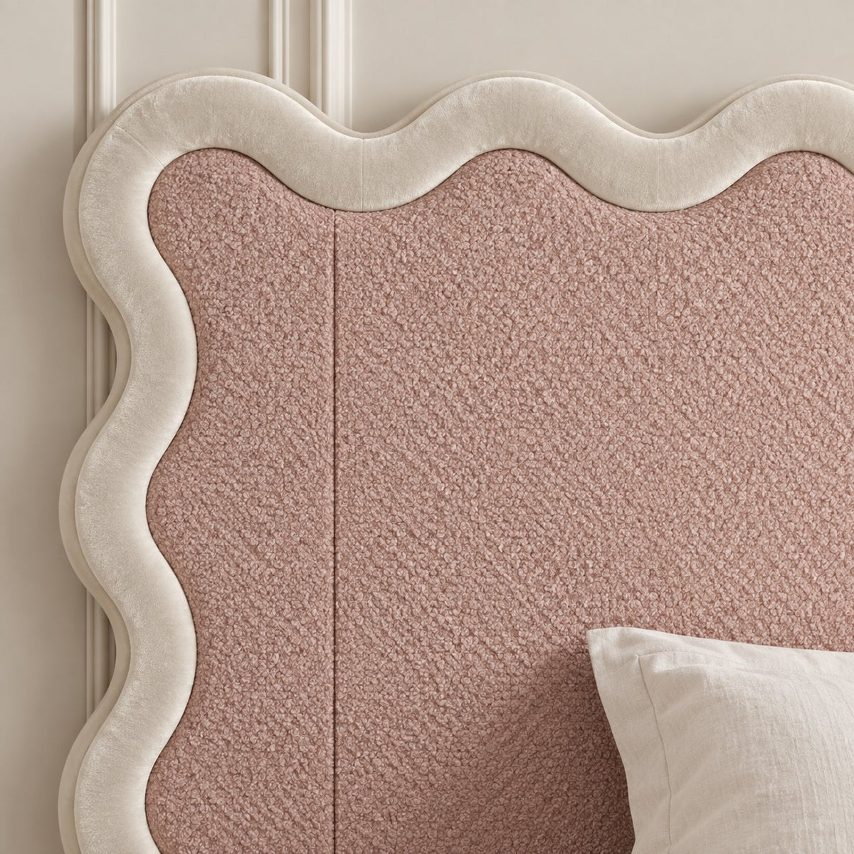 Brindisi bed in pink with cream border, headboard close-up