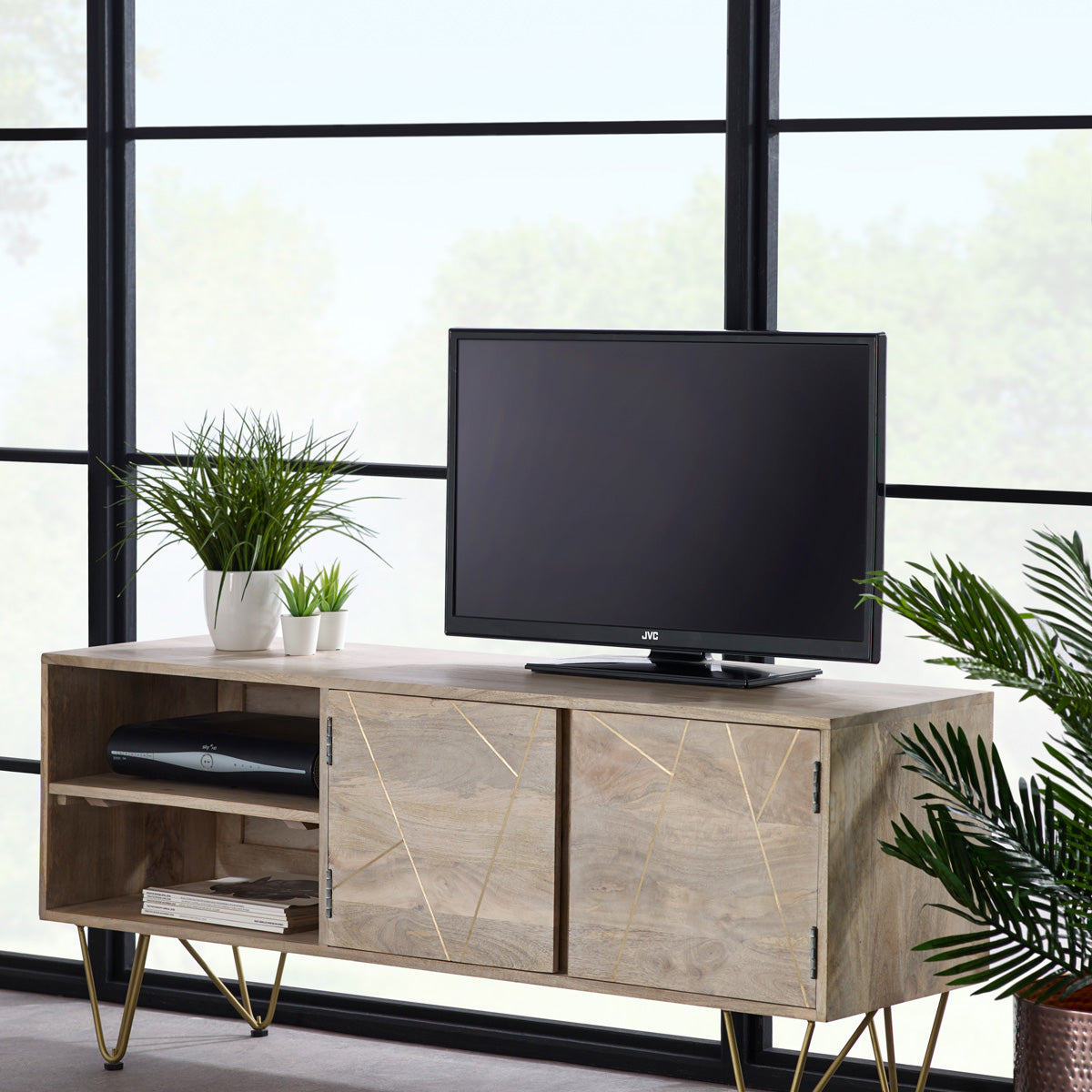 Ebern Light Gold Plasma Media Unit