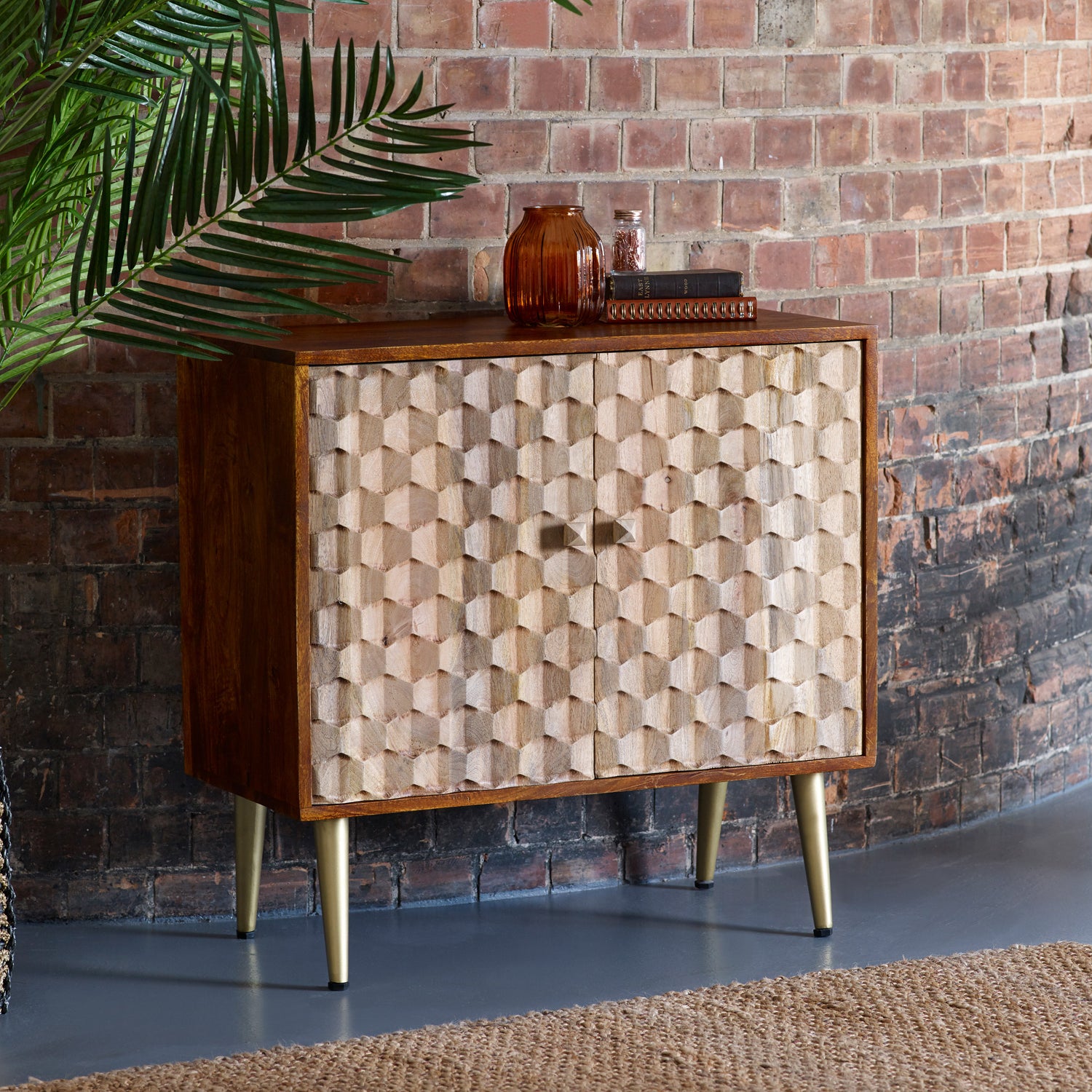 Shanaia Medium Sideboard