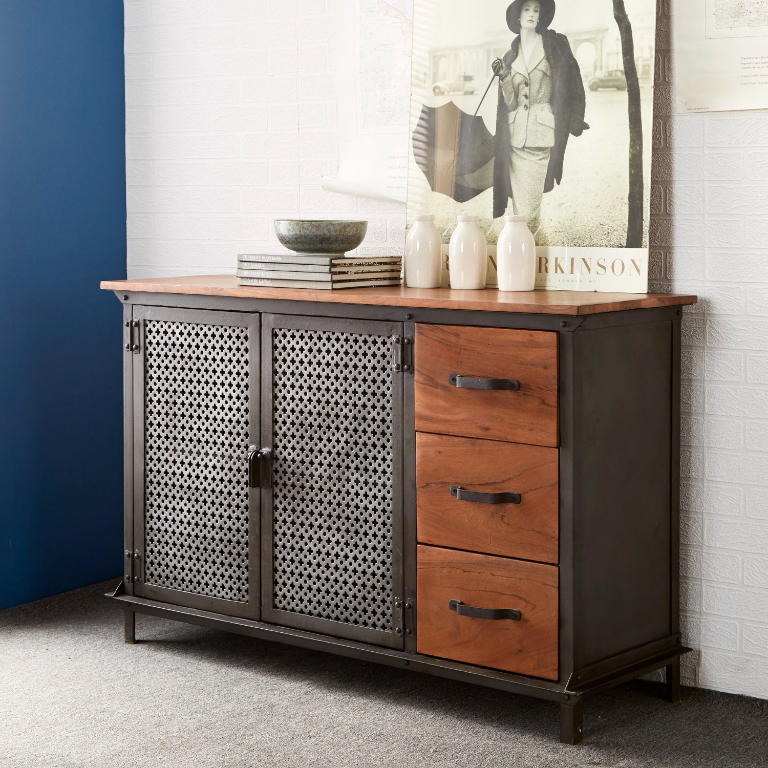 Scottsmoor 3 Drawer Sideboard