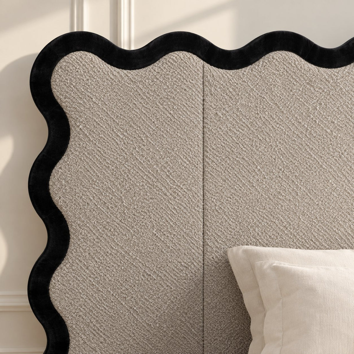 Brindisi bed in pebble with black border, headboard close-up