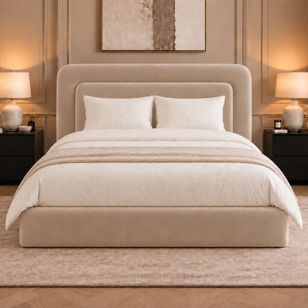 Scilla bed in pebble, front view
