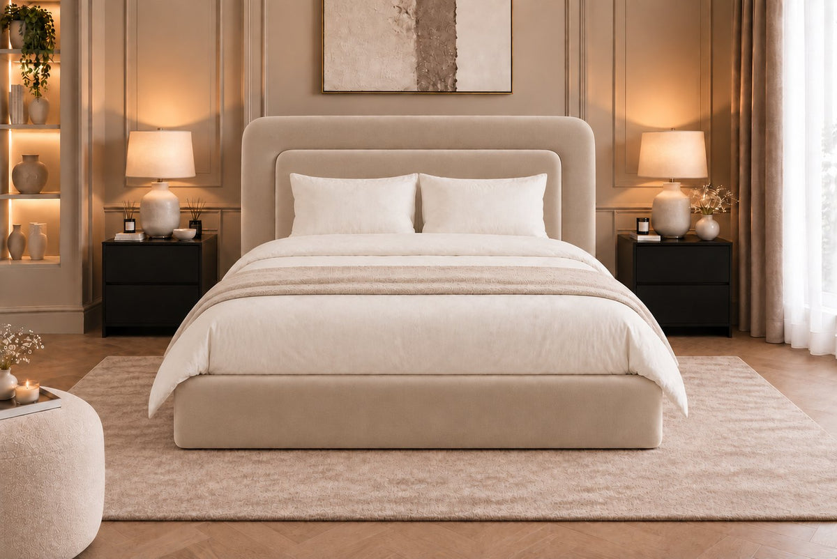 Scilla bed in pebble, front view